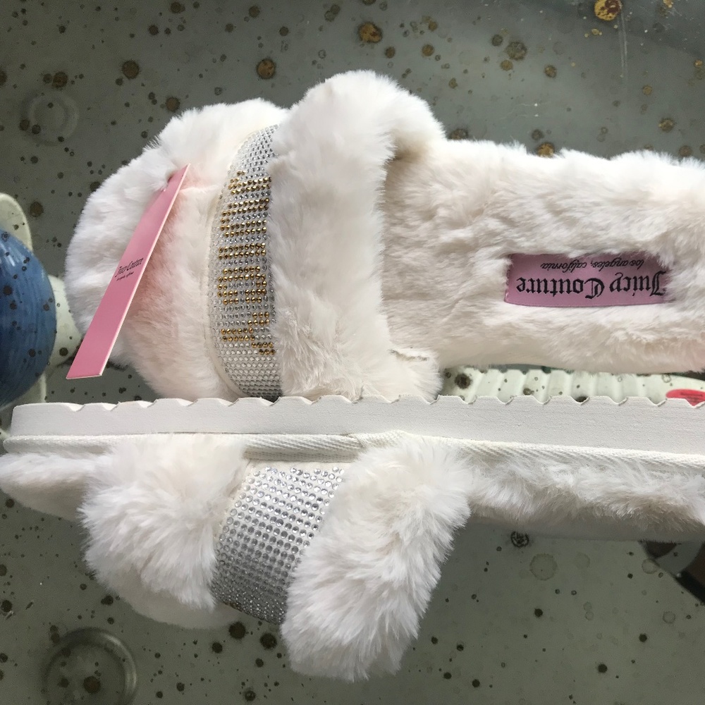 Juicy Couture slippers.NWT. - Picture 2 of 5